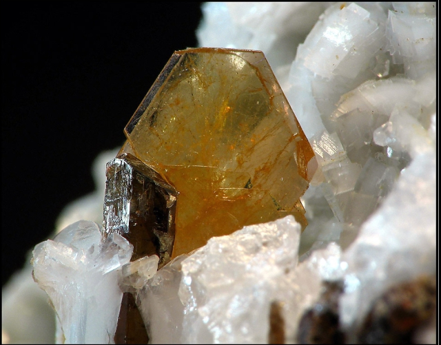 氟碳铈矿 bastnaesite 3